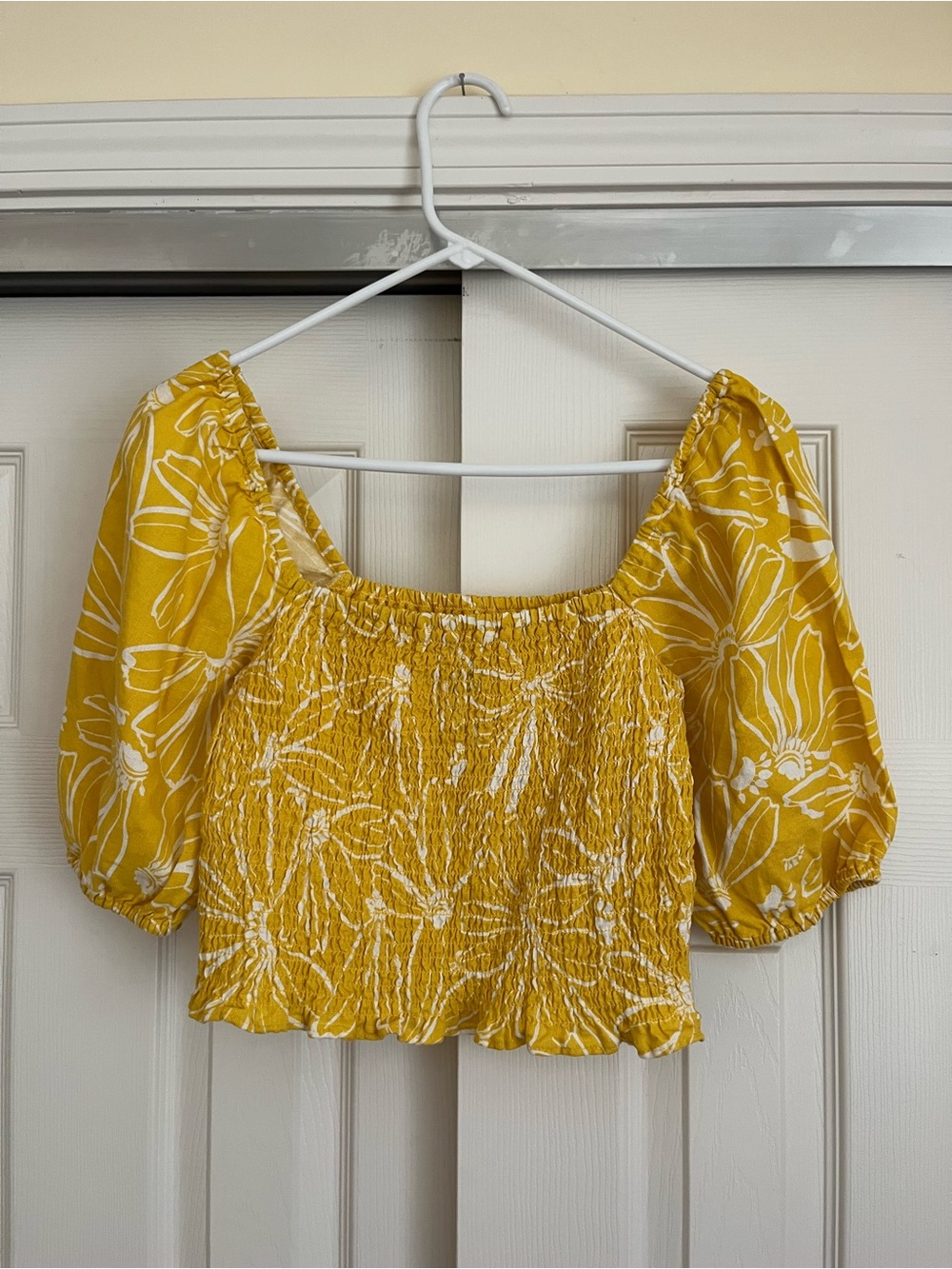 Universal Thread Yellow Floral Smocked Puff-Sleeve Crop Top